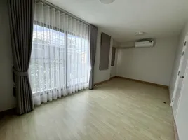 2 спален Таунхаус в аренду в The Connect Pattanakarn 38, Suan Luang