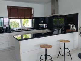 4 Bedroom Condo for rent at Waterside, Wichit