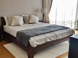 3 спален Кондо в аренду в Royce Private Residences, Khlong Toei Nuea