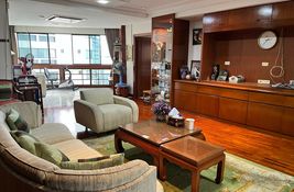 3 bedroom Condo for sale in Bangkok, Thailand