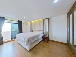 1 Bedroom Apartment for rent at The Roof Garden Onnut, Phra Khanong