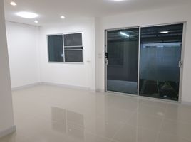 3 Bedroom Townhouse for sale at Supalai Primo Wongwaen Pinklao-Rama 5, Sala Klang, Bang Kruai, Nonthaburi