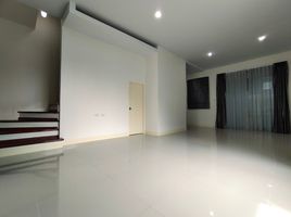 3 Schlafzimmer Reihenhaus zu verkaufen im Vision Smart Life Bangphlu Station-Rattanathibet, Bang Rak Phatthana
