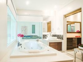 4 спален Вилла в аренду в Luxx Phuket, Чалонг