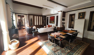 Вилла, 5 спальни на продажу в Чернг Талай, Пхукет Sai Taan Villas