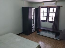 4 Schlafzimmer Reihenhaus zu verkaufen in Bang Kapi, Bangkok, Khlong Chan