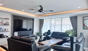 ขายคอนโด 3 ห้องนอน ใน เมืองพัทยา, พัทยา Serenity Residence Jomtien