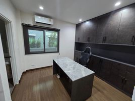 3 спален Вилла на продажу в The City Rama 9 - Krungthep Kreetha, Saphan Sung