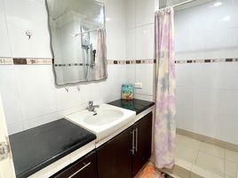 2 Schlafzimmer Appartement zu verkaufen im Center Point Condominium, Nong Prue