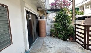 曼谷 Sam Sen Nok 3 卧室 联排别墅 售 