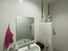 2 Bedroom House for rent at The Clover Townhome, Pa Daet