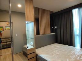 2 Bedroom Apartment for sale at Oka Haus, Khlong Tan