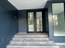 3 Bedroom House for sale in Bangkok, Phra Khanong Nuea, Watthana, Bangkok