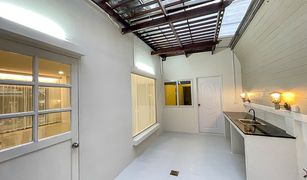 4 Bedrooms Townhouse for sale in Bang Phongphang, Bangkok Baan Klang Krung Grande Vienna Rama 3