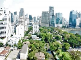 2 Schlafzimmer Wohnung zu vermieten im Lake Green Condominium, Khlong Toei