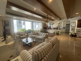 在Le Premier 1出售的2 卧室 公寓, Khlong Toei Nuea, 瓦他那, 曼谷