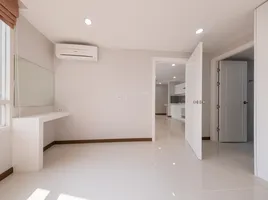 2 Bedroom Apartment for sale at Elements Srinakarin, Nong Bon