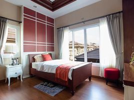 5 Schlafzimmer Villa zu verkaufen im Grand Tropicana, Nong Khwai