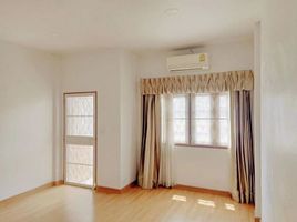2 Schlafzimmer Reihenhaus zu vermieten in Hua Mak, Bang Kapi, Hua Mak