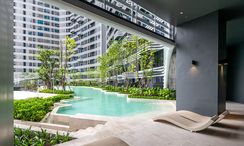 Photo 3 of the Communal Pool at Ideo Mobi Sukhumvit East Point