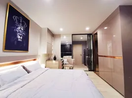 1 Bedroom Condo for rent at Life One Wireless, Lumphini