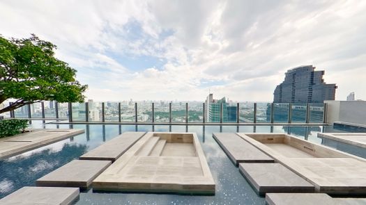 Fotos 1 of the Communal Pool at The Diplomat Sathorn