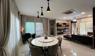 4 Bedrooms House for sale in Dokmai, Bangkok Manthana Onnut-Wongwaen 4