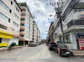 5 Schlafzimmer Shophaus zu vermieten in Happyland Center, Khlong Chan, Khlong Chan