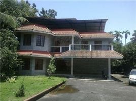 4 Schlafzimmer Haus zu verkaufen im Kodungalloor, Kodungallur, Thrissur, Kerala, Indien