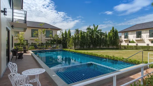 사진들 1 of the Communal Pool at Villa Asiatic