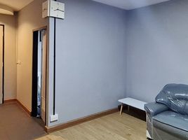 1 Schlafzimmer Wohnung zu verkaufen im Phayapirom Regent Taksin-Sathorn, Bukkhalo