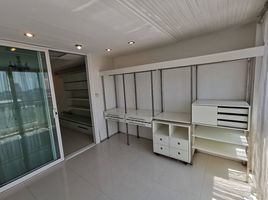 1 Schlafzimmer Wohnung zu verkaufen im Monterey Place, Khlong Toei