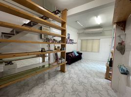 2 Schlafzimmer Reihenhaus zu verkaufen in Bang Phlat, Bangkok, Bang Phlat, Bang Phlat