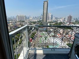 2 Bedroom Condo for sale at The Complete Narathiwat, Chong Nonsi
