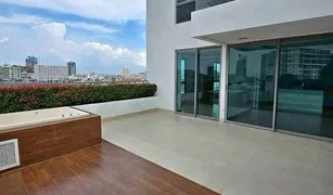 芭提雅 农保诚 The Peak Towers 1 卧室 公寓 售 
