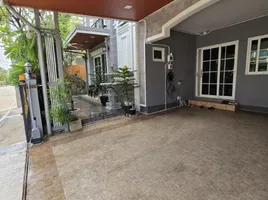 บ้านเดี่ยว 4 ห้องนอน ให้เช่า ในโครงการ เพรสทีจ ฟิวเจอร์-รังสิต, ประชาธิปัตย์
