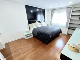 อพาร์ทเม้นท์ 3 ห้องนอน ให้เช่า ในโครงการ Kallista Mansion, คลองเตยเหนือ