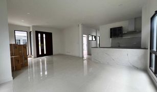 4 Bedrooms House for sale in Phlapphla, Bangkok The City Ekkamai - Ladprao