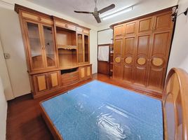 3 Schlafzimmer Ganzes Gebäude zu verkaufen in Khlong San, Bangkok, Khlong Ton Sai, Khlong San