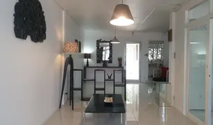 3 Bedrooms House for sale in Chong Nonsi, Bangkok 