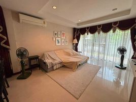 3 Bedroom Villa for rent at Villa Arcadia Srinakarin, Bang Kaeo