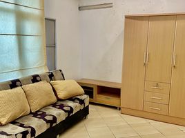 3 Schlafzimmer Reihenhaus zu vermieten im Wararak Rangsit Klong 4, Lat Sawai