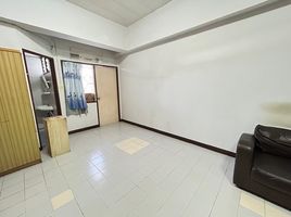 Studio Condo for sale at Grand Palace, Phlapphla