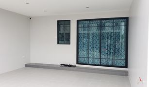 3 Bedrooms Townhouse for sale in Ban Chang, Rayong 