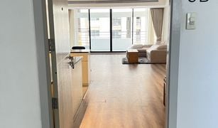 曼谷 Khlong Toei Nuea Villa Bajaj 2 卧室 住宅 售 