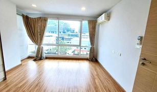 2 Bedrooms Condo for sale in Bang Chak, Bangkok Le Crique Condo