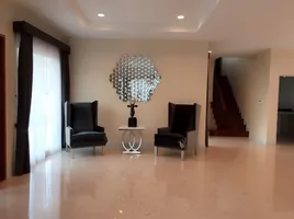 4 Schlafzimmer Haus zu verkaufen im Grand Bangkok Boulevard Rama 9-Srinakarin, Saphan Sung