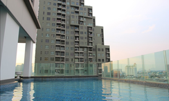 Fotos 2 of the Communal Pool at The Rich Sathorn Wongwian Yai