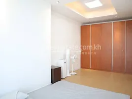 2 Schlafzimmer Appartement zu verkaufen im The Penthouse Residency , Tonle Basak, Chamkar Mon