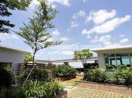 1 Bedroom Apartment for sale at [DeCastle Royal BKK1] High Floor Fully Furnished One Bedroom For Sale, Tuol Svay Prey Ti Muoy